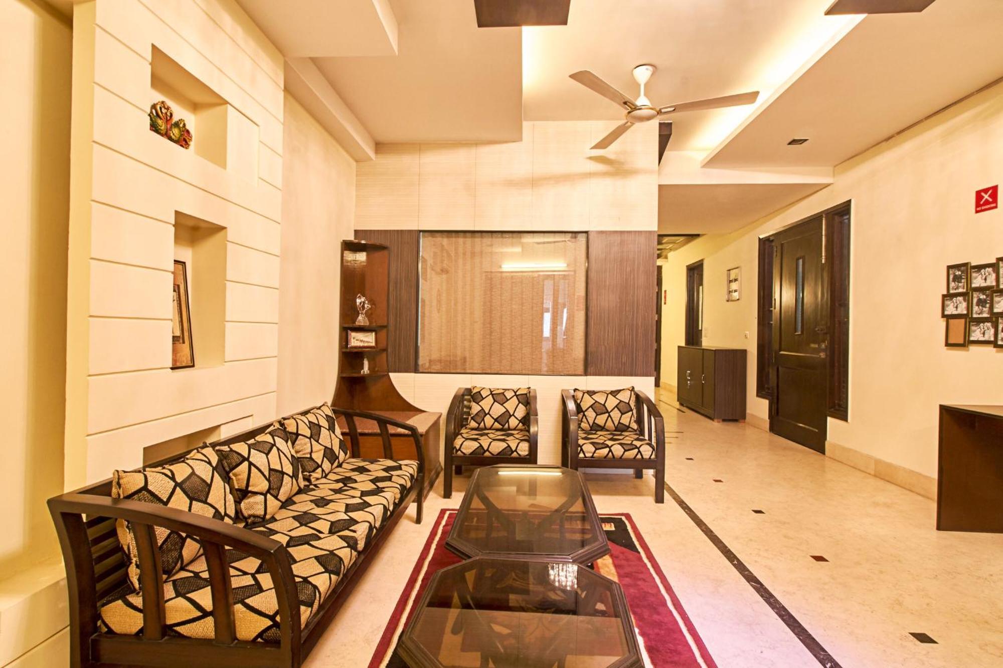 Hotel Oyo 3594 Kamla Nagar à New Delhi Extérieur photo